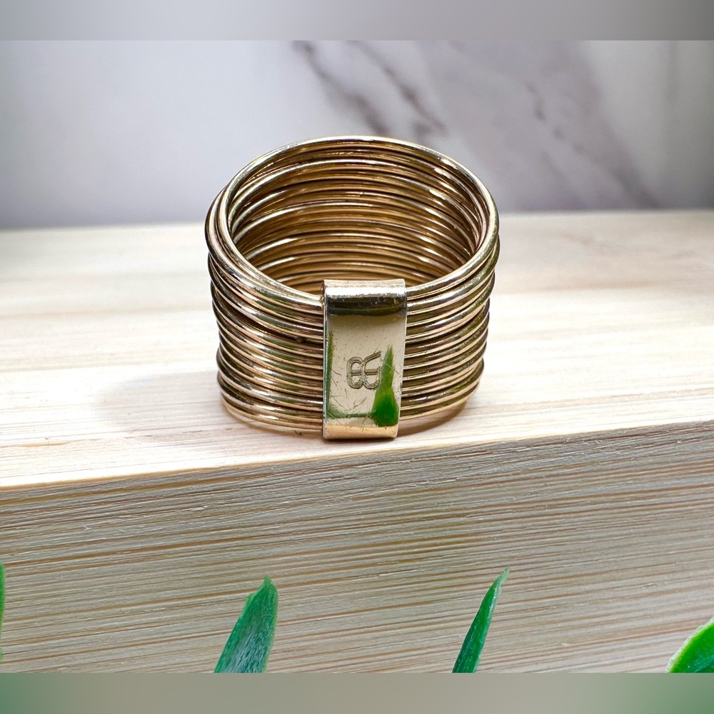 💛Banana Republic Wide Band Gold Tone Coil Ring - Picture 4 of 8